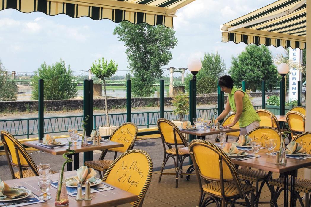 Logis Hotels - Au Poisson D'Argent - Hotel 3 Etoiles Et Restaurant Le Mesnil-en-Vallée المظهر الخارجي الصورة