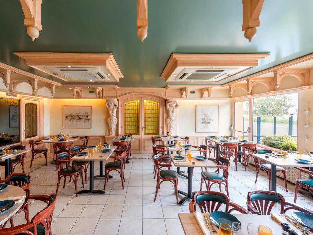 Logis Hotels - Au Poisson D'Argent - Hotel 3 Etoiles Et Restaurant Le Mesnil-en-Vallée المظهر الخارجي الصورة